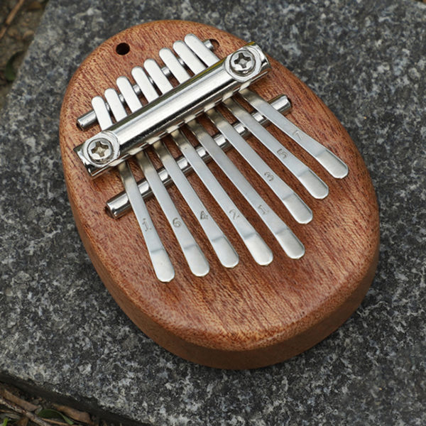 Mini Kalimba Piano pouce 8 touches super son clavier doigts Instrument de musique accessoire mignon pendentif 1